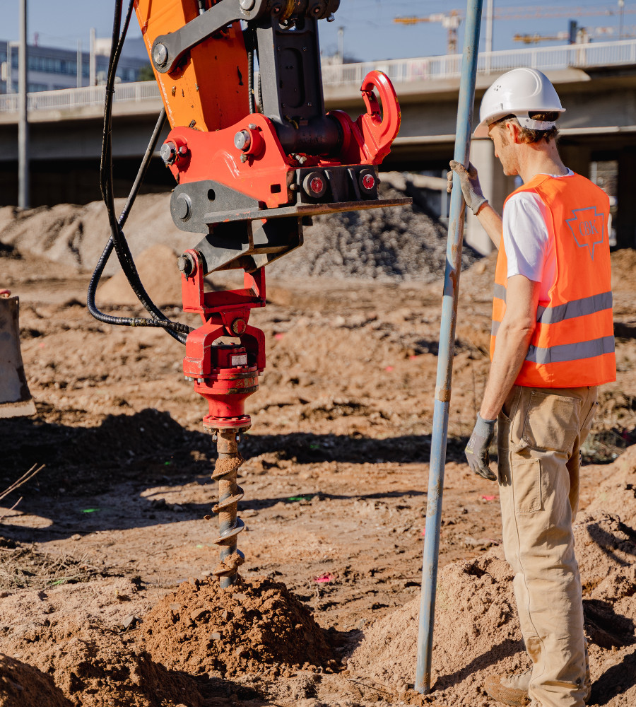 Employees of OBK Süd in action during deep sounding / borehole sounding